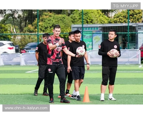 联盟开展校园足球教练员交流培训提升教学质量，足球教练员培训班开班仪式讲话稿