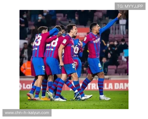 巴塞罗那外线连动推进接连穿透两层防线